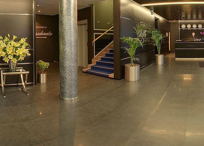 Royal Square Htl Otel