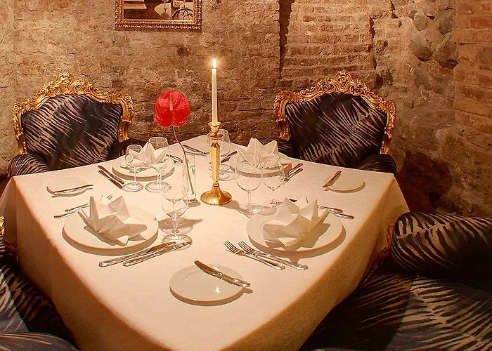 Otel Royal Square Htl