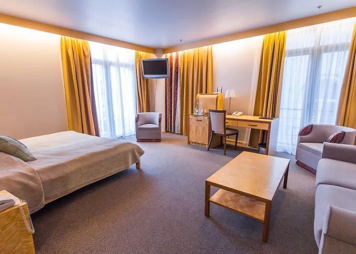 Otel Royal Square Htl