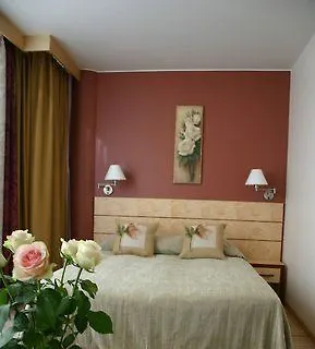 Ξενοδοχείο Royal Square & 5*