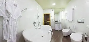 Royal Square Htl