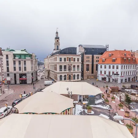 Royal Square &