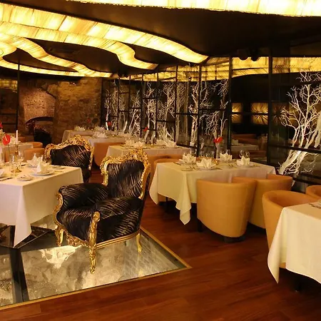 Royal Square Htl Hotel