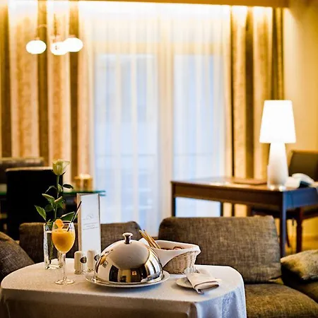 Royal Square Htl Hotel