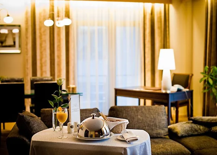 Royal Square Htl Hotel